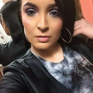 Meet your Posher, Azuri